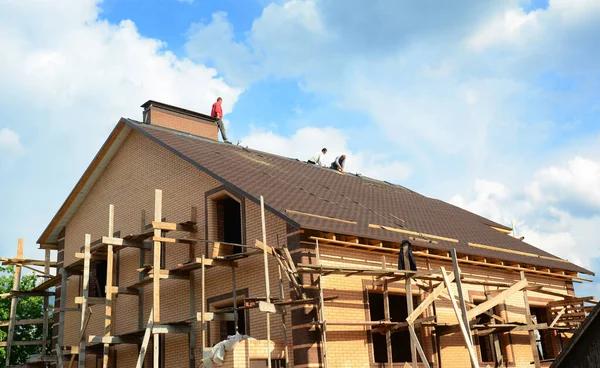 Advanced Roofing Services Using Modern Materials and Techniques