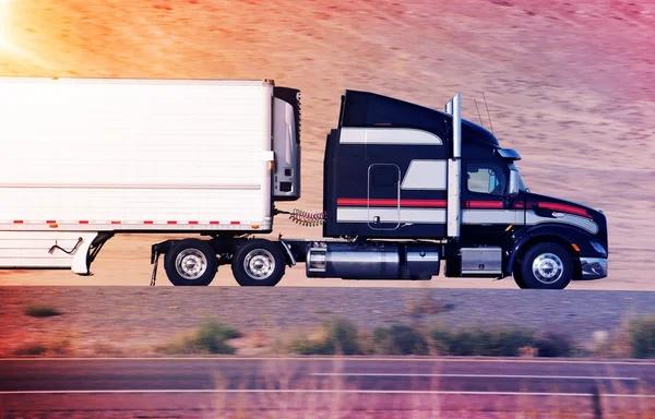 Comparing Toronto Freight Forwarder Solutions for Modern Businesses