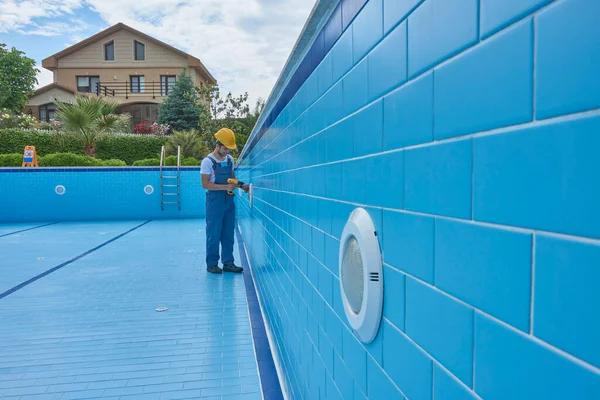 Find the Right Swimming Pool Builder in Minneapolis for Your Backyard Project