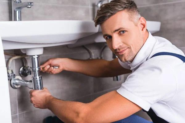 Simple Plumbing Issues That Can Turn Into Bigger Home Problems